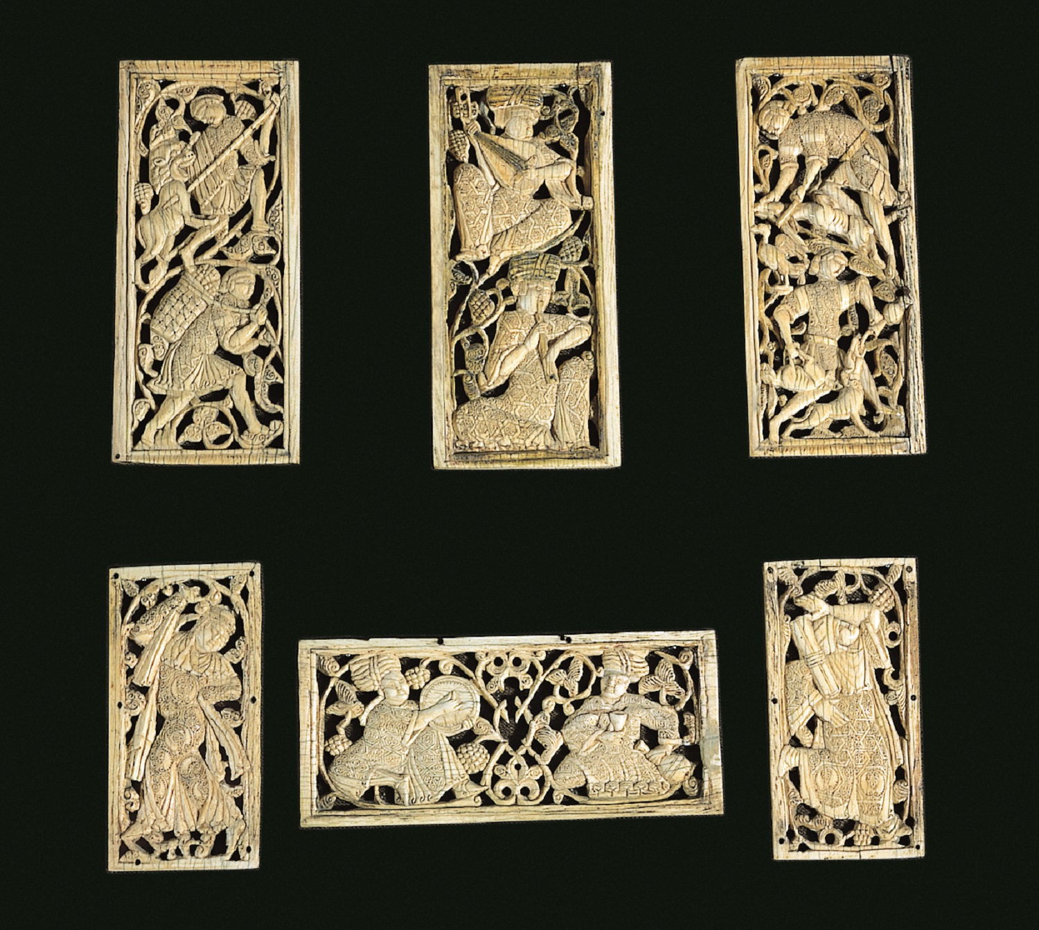 Sei placchette Egitto, XI-XII secolo Lamine in avorio scolpite e incise Firenze, Museo Nazionale del Bargello